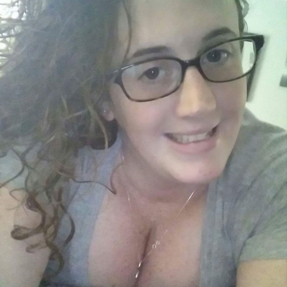 Meet your Posher, Julie - Picture 5 of 6